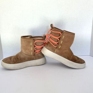 UGG - Classic Boom Ankle Boot Women’s size 6, Preppy Cozy